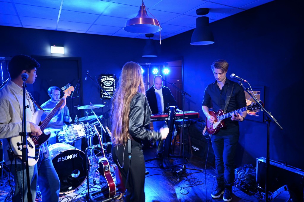 ../Images/10 jaar Ro's Barbershop 102.jpg